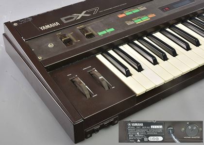 Yamaha-DX7 with voice ROM, needing service